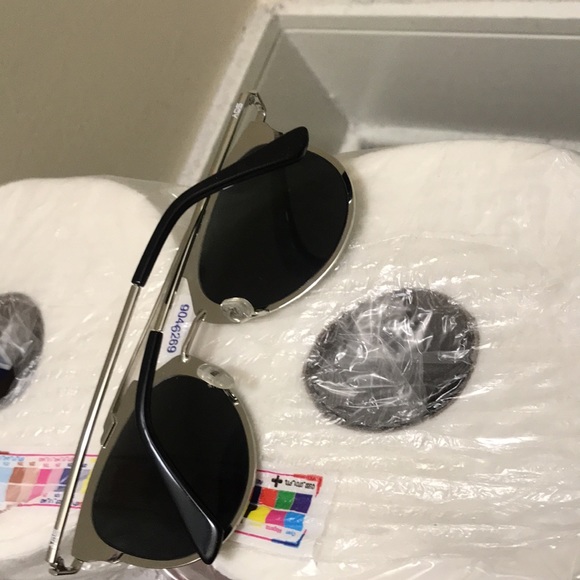 New sunglasses - Picture 2 of 4